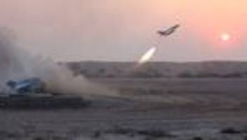 Iran-Krieg: Irans Streitkräfte melden Angriff auf US-Flugzeugträger