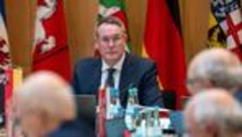 Treffen in Berlin: Länderregierungschefs: Bodycams flächendeckend in Zügen