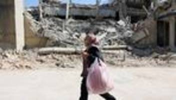 Iran-Überblick: 4.000 zerstörte Zivilgebäude, Iran greift US-Tanker an