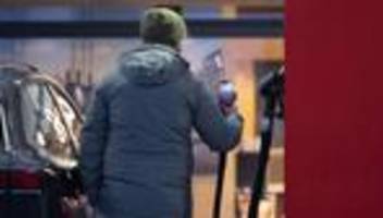 Irankrieg: Preis für den Liter Super E10 steigt auf mehr als zwei Euro