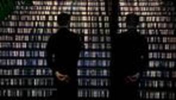 Künstliche Intelligenz: Wildberger verteidigt Google-KI-Zentrum gegen Souveränitätsbedenken