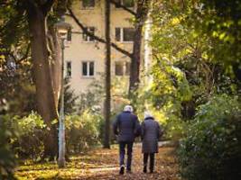 anstieg stärker als inflation: bas: renten steigen am 1. juli um 4,24 prozent