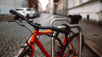 Fahrrad gegen Diebstahl versichern? Finanztip verrät, wann die Hausrat reicht