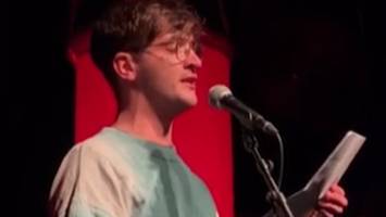 Spannende Poetry-Slam-Meisterschaft läuft in Berlin – mit Video