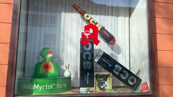 Hamburger Apotheke wirbt auf Schulweg mit Riesen-Joint – Anwohner erbost