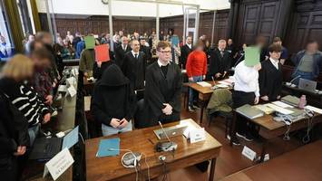 Straftaten als Aufnahmeritual? Neue Generation von Nazis in Hamburg vor Gericht