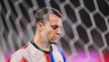 Fußball-Bundesliga: Wieder die Wade: Bayern-Kapitän Neuer hat etwas gespürt