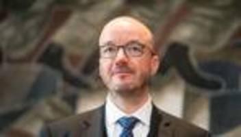 kirche: kirche im wandel: landesbischof wirbt für reformprozess