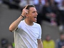 in schwerster vereinskrise: wolfsburg-trainer fleht die allerletzten fans an