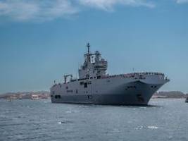 Paris stockt Kräfte auf: Frankreich verlegt Hubschrauberträger ins Mittelmeer