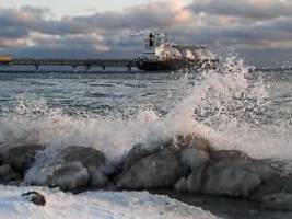 perfektes timing für den kreml: trumps iran-krieg ist ein finanzielles geschenk an putin