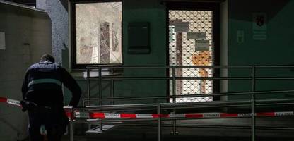 bitburg in rheinland-pfalz: mann mit messer randaliert in polizeiwache