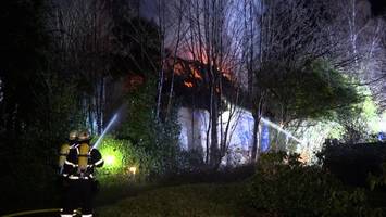 Leerstehendes Einfamilienhaus in Langenhorn geht in Flammen auf