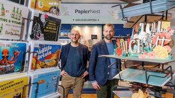 hochzeit, geburt, trauer: hamburger glauben an grüße auf papier – trotz whatsapp