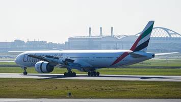 nahost-urlauber kehren zurück: erstes flugzeug aus dubai in hamburg gelandet