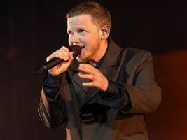 kae tempest über transition: „schmerz ist eine entscheidende energiequelle“