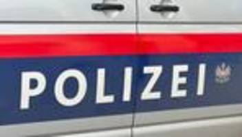 Unfälle: Deutscher Reisebus aus Bayern in Österreich verunglückt