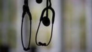 Krankenstand: Gesamtmetall-Chef will im Krankheitsfall nicht sofort zahlen