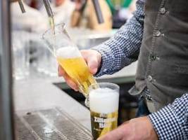 Es gibt kein Bier auf Hawaii?: Beim Alkohol wandeln sich die Konsummuster