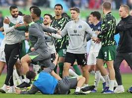 trainer bauer vor dem aus: erst streitschlichter, dann gefeuert? in wolfsburg brennt es lichterloh