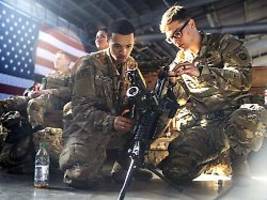 Übungsteilnahme abgesagt: Bereiten sich US-Elite-Fallschirmjäger auf Iran-Einsatz vor?