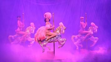 dita von teese: „ich würde mich selbst nie als vorbild bezeichnen“