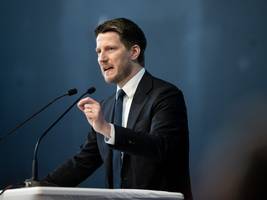 AfD in Nordrhein-Westfalen: Buhrufe, Pfiffe und ein Machtkampf auf offener Bühne