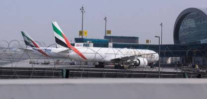 Iran-Krieg – News heute: Explosion am Flughafen von Dubai, Emirates stellt kurzzeitig Flüge ein