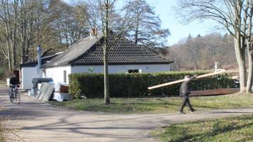 Schnacken und Snacks am Wasser: Bootshaus Außenmühle öffnet wieder