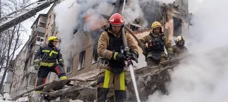 Russische Rakete trifft Haus in Charkiw – Tote und Verletzte