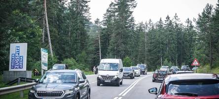 Über 20 Verletzte in Tirol: Auto kollidiert frontal mit Reisebus aus Aichach-Friedberg