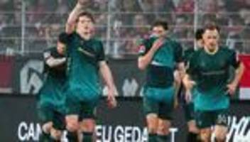 Fußball-Bundesliga: Werder siegt in Berlin und verlässt die Abstiegsplätze