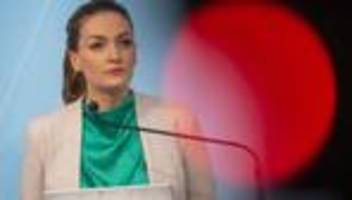 Gerlach zum Frauentag: Pilotprojekt: Neue Vorsorge für Mädchen und Frauen in Bayern