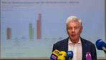 Wahlsonntag in Bayern: Bayern-Kommunalwahl: Viele Stichwahlen, Reiter muss zittern