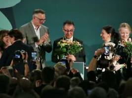 Hagel: Übernehme Verantwortung: Özdemirs Grüne krönen in Baden-Württemberg fulminante Aufholjagd