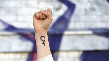 „Der stärkste Mensch auf Erden ist eine Frau“ – Oma, du hattest so recht