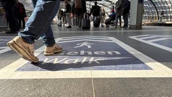 Berliner Hauptbahnhof: Ramponierter Renommierbau