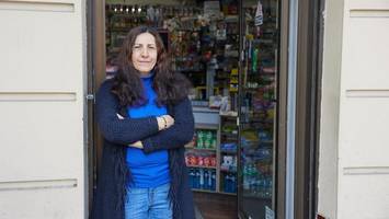 darf’s ein schwert sein? warum ein späti in neukölln waffen verkauft