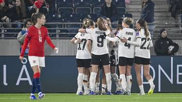 Deutsche Fußballfrauen zaubern – und sind der WM schon ganz nah