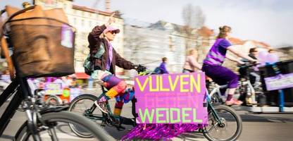 Weltfrauentag: Tausende demonstrieren in Berlin für Frauenrechte