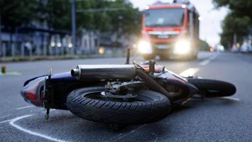 Unfall mit betrunkenem Autofahrer – Biker von Motorrad geschleudert