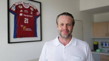 dieser orthopäde ist die starke schulter zwischen spielfeld und stationsflur