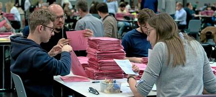 Wahl in Augsburg im Live-Ticker: Jetzt wird ausgezählt – erste Ergebnisse sehen Eva Weber deutlich vorn