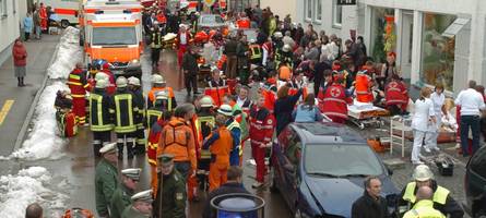 Am 9. März 2006 fuhr ein Van in einen Trauerzug: „Die Bilder sind täglich da“