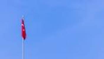 Krieg in Nahost: Türkei: Nato fängt Geschoss im türkischen Luftraum ab