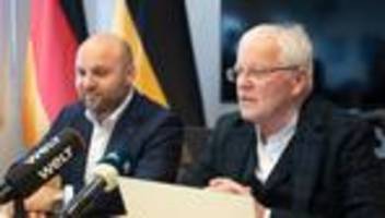 Landtagswahl: AfD pocht auf Oppositionsrechte - und streckt die Hand aus