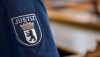 Polizeieinsatz ausgelöst: Alarm in Berliner Gericht - Menschen gehen aufeinander los