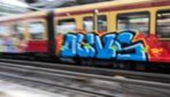 Vandalismus: Besprühte S-Bahnen: Polizei nimmt sechs Sprayer fest