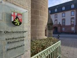 2015 Terrormiliz angeschlossen?: Mutmaßliches IS-Mitglied von Kriegsverbrechen freigesprochen