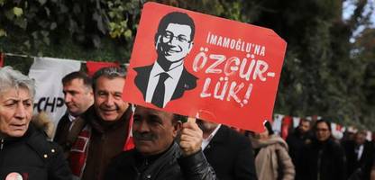 Türkei: Erdoğan-Gegner Ekrem İmamoğlu vor Gericht - Mammutprozess hat begonnen